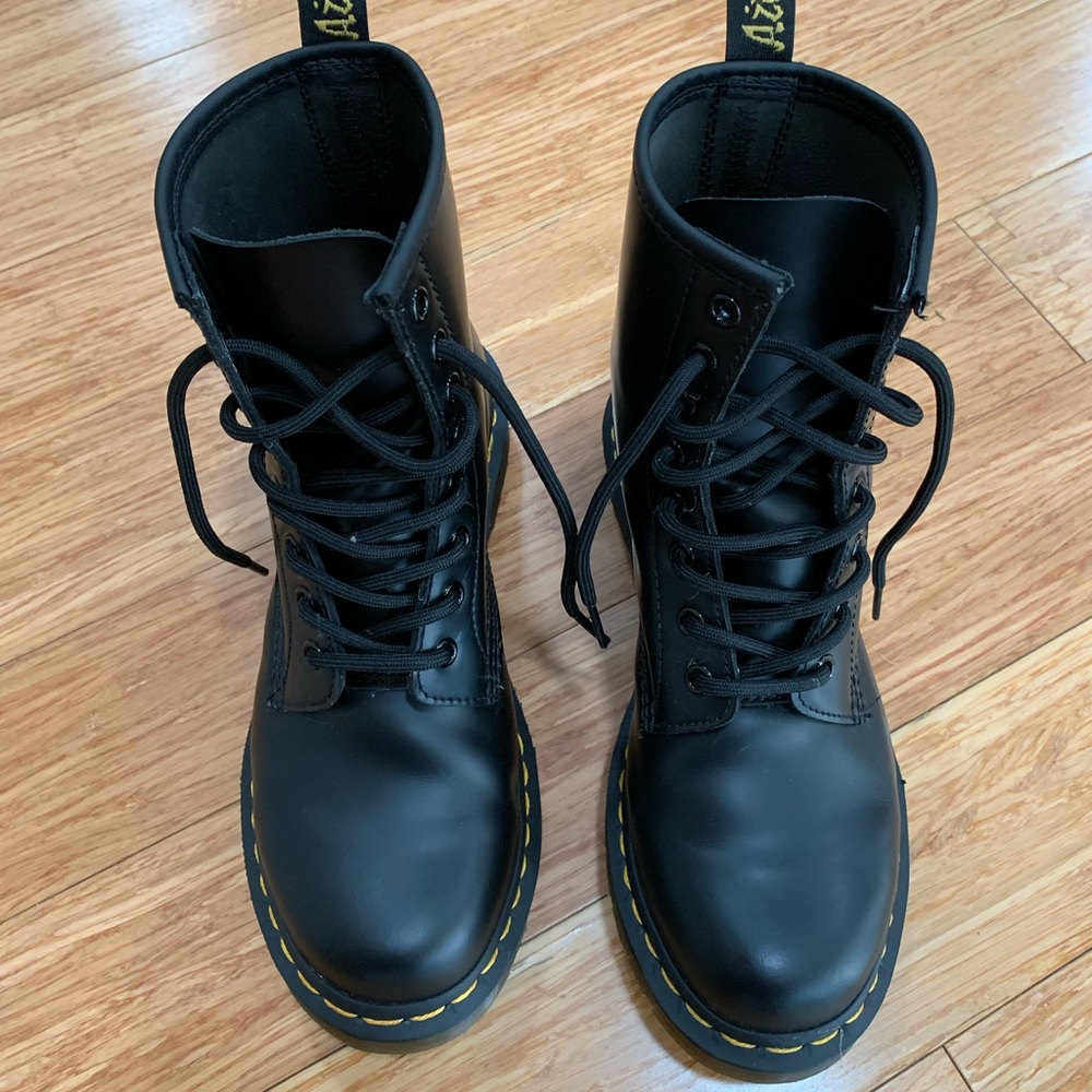 Doc Martens 1460 Women Size 8 Black Smooth Leather